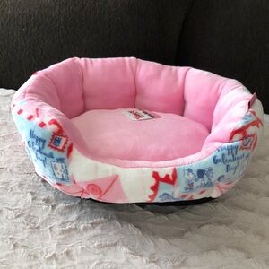 Cozy Pink Valentines Small Pet Bed